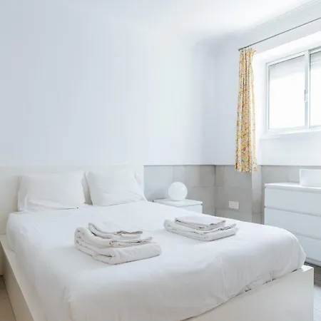 Terrace Flat Near River Apartment *