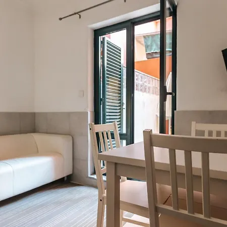 Апартаменты Terrace Flat Near River