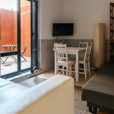 Apartment Terrace Flat Near River Lisbon
